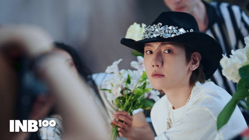 BAEKHYUN - Elevator