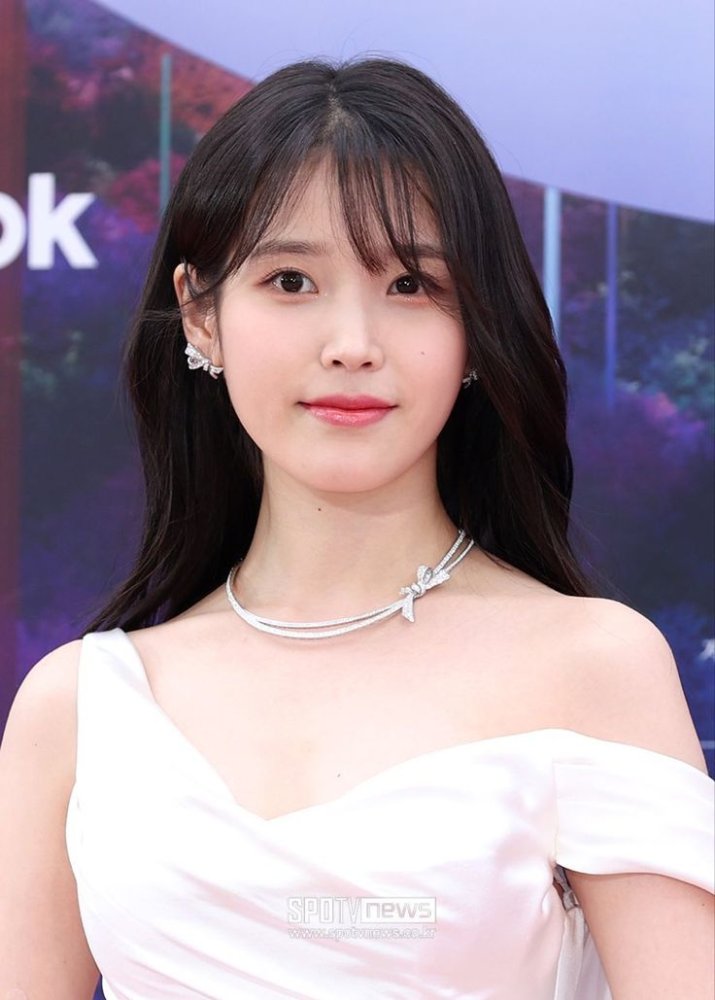 IU