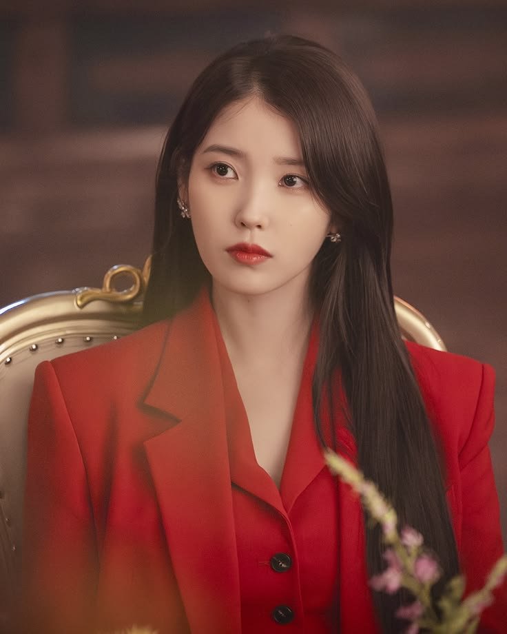 IU