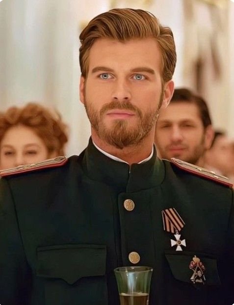 Kıvanç Tatlıtuğ
