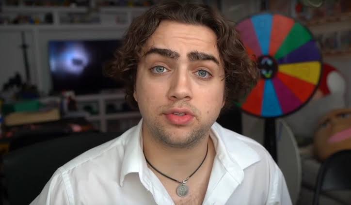 How Did Mizkif Get Rich? A Look At The Profile Of The Twitch Streamer