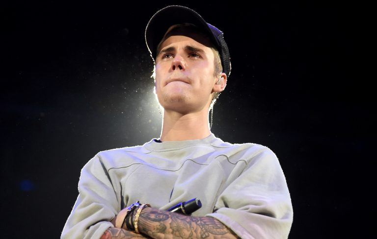 Read more about the article JUSTIN BIEBER SET TO BE HONORED WITH THE POP LEGEND AWARD